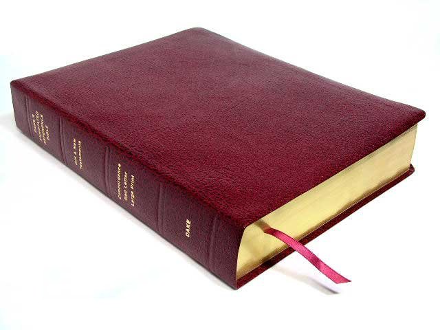 French large print Bible burgundy bonded leather with zipper